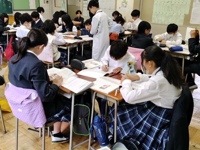 グループで出し合う