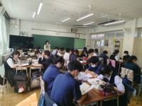 範読を聴く