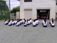 集合して話を聴く