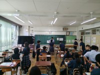 標準服での登校