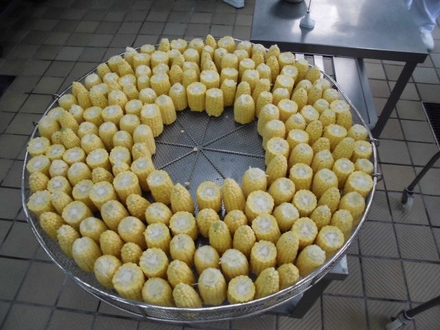 とうもろこしを蒸す前の状態