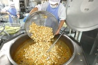 生揚げは別に煮たものを加えています
