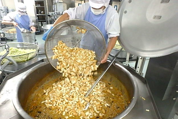 生揚げは別に煮たものを加えています