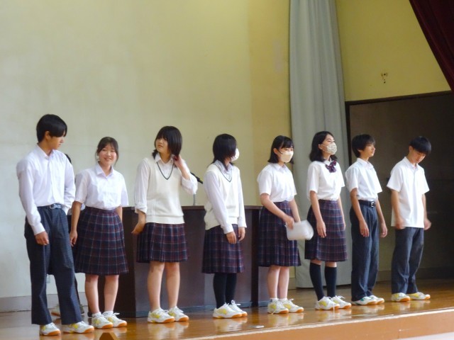 表彰を受けた第3学年の生徒