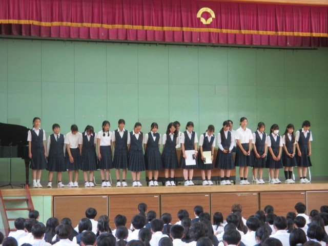 表彰（女子テニス部：八王子市春季テニス大会３位）