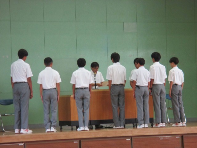 表彰（男子テニス部：多摩地区中学校テニス大会団体３位）
