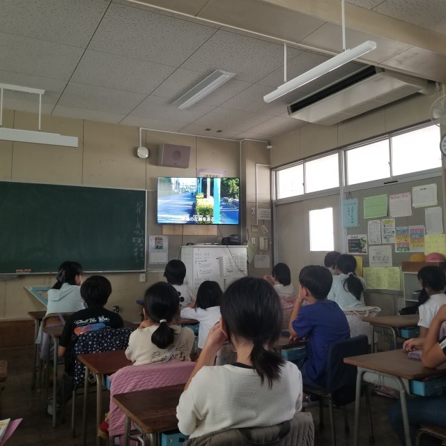 教室で学習中