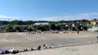 校庭での練習風景