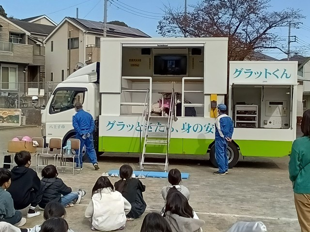 避難訓練（起震車）３