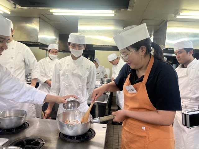 萠愛調理師専門学校です