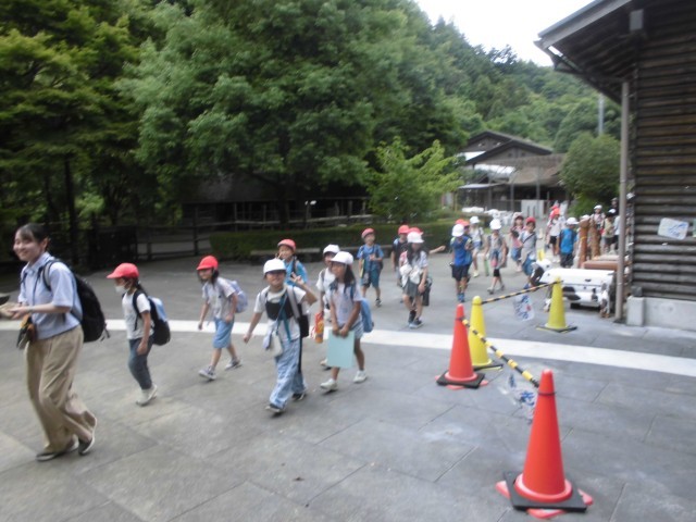 夕やけ小やけふれあいの里にて