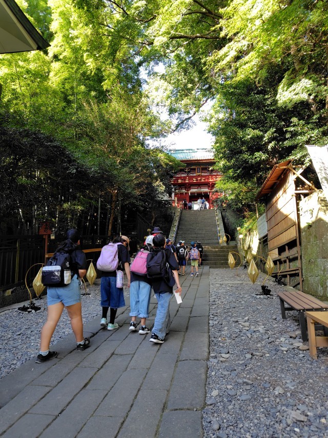 久能山東照宮へ向かっています